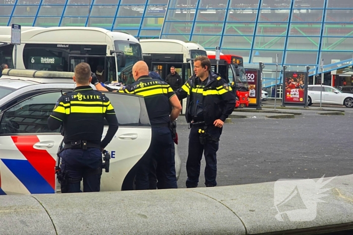 Politie houdt schreeuwende man aan in centrum