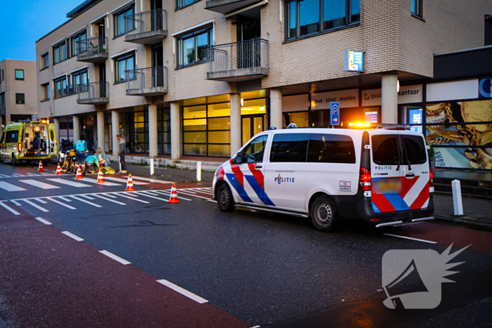 Scooterrijder rijdt voetganger aan