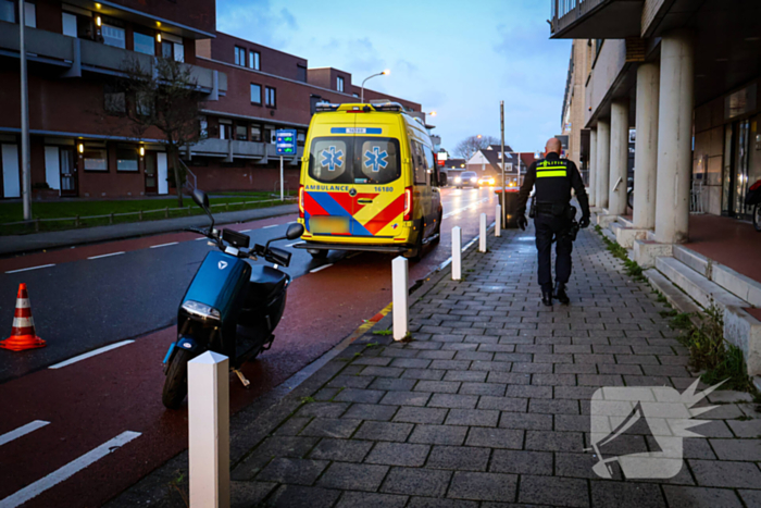 Scooterrijder rijdt voetganger aan