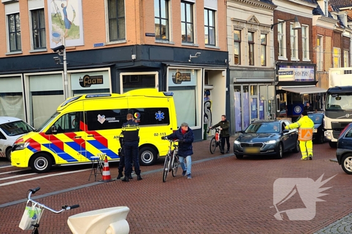 Verkeersregelaar gewond bij aanrijding