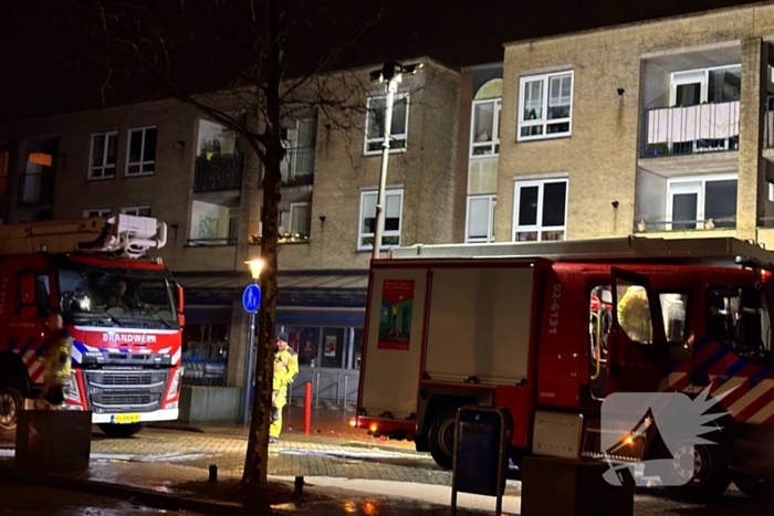 Brandweer blust brand in appartement