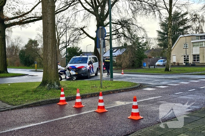 Fietser zwaargewond bij aanrijding met auto, traumateam ingezet