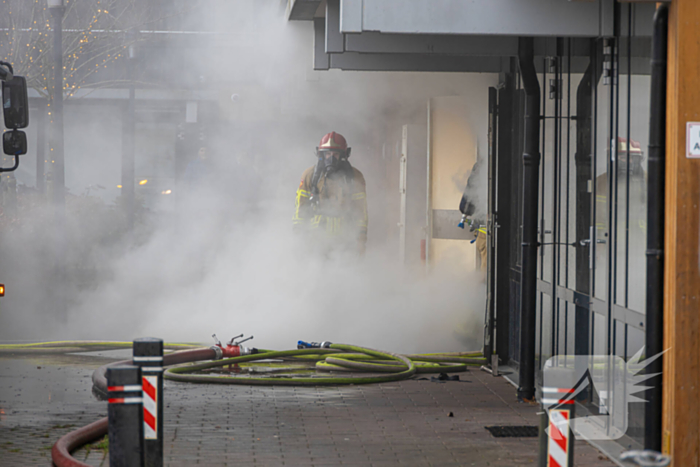 Wooncentrum deels ontruimd wegens containerbrand in berging