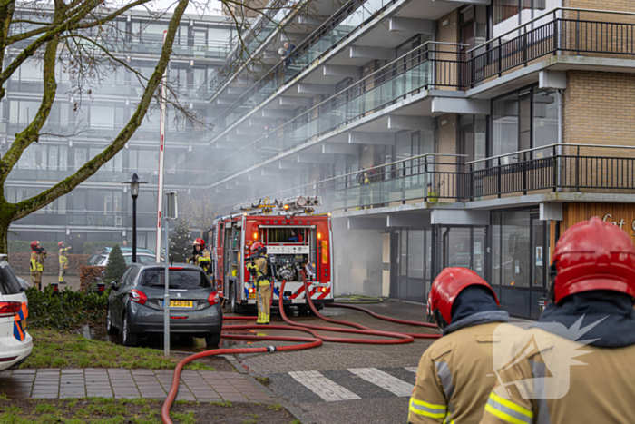 Wooncentrum deels ontruimd wegens containerbrand in berging