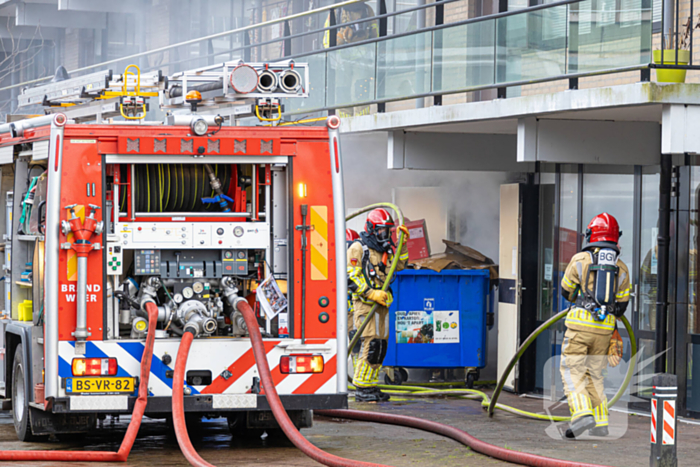 Wooncentrum deels ontruimd wegens containerbrand in berging