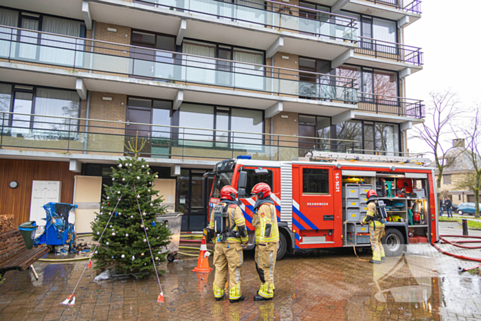 Wooncentrum deels ontruimd wegens containerbrand in berging