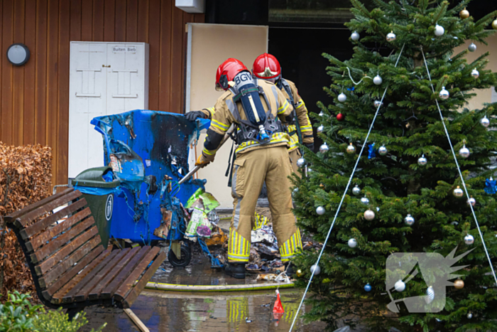 Wooncentrum deels ontruimd wegens containerbrand in berging