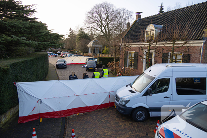 Voetganger overleden na aanrijding met lantaarnpaal