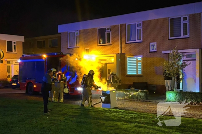 Woning vol rook door brandende oven