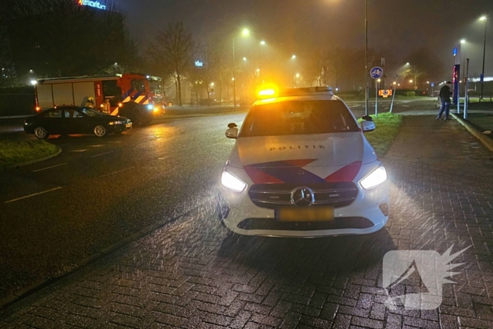 Brandweer doet onderzoek naar gaslucht bij tankstation