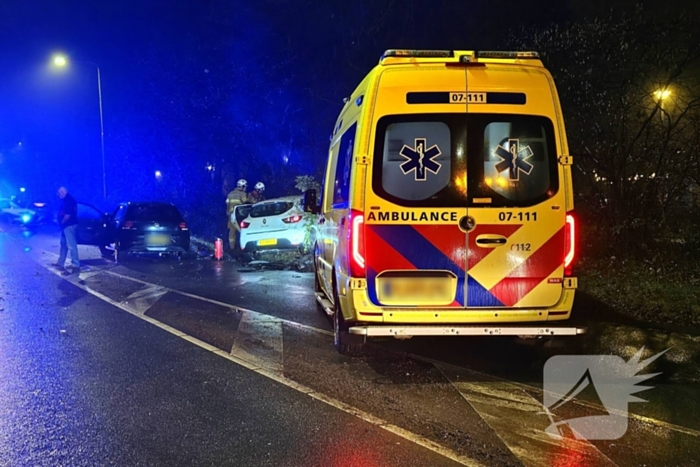 Meerdere gewonden bij aanrijding tussen twee voertuigen