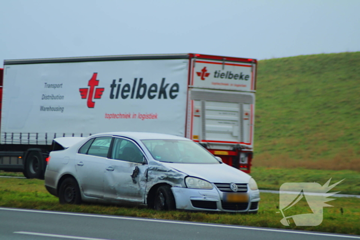 File na aanrijding tussen twee voertuigen