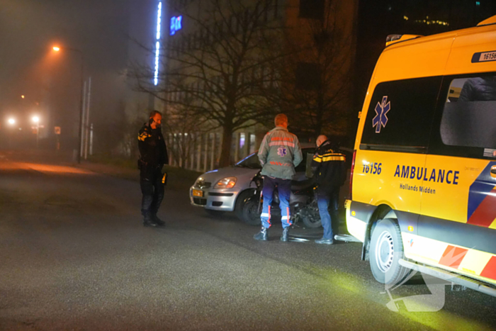 Scooterrijder gewond bij botsing met auto