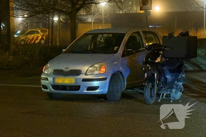 Scooterrijder gewond bij botsing met auto