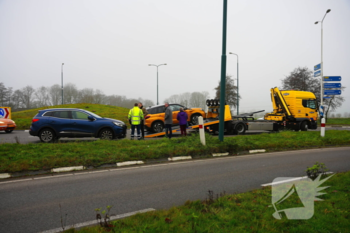 Verkeershinder na ongeval op rotonde