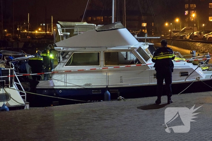 Veel rook bij brand op boot