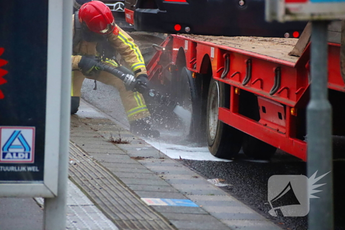 Brandweer ingezet bij brandende trailer