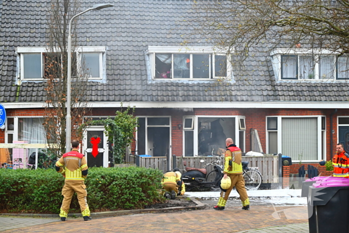 Flinke rook ontwikkeling bij brand in woning