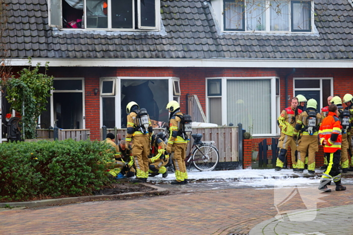 Flinke rook ontwikkeling bij brand in woning