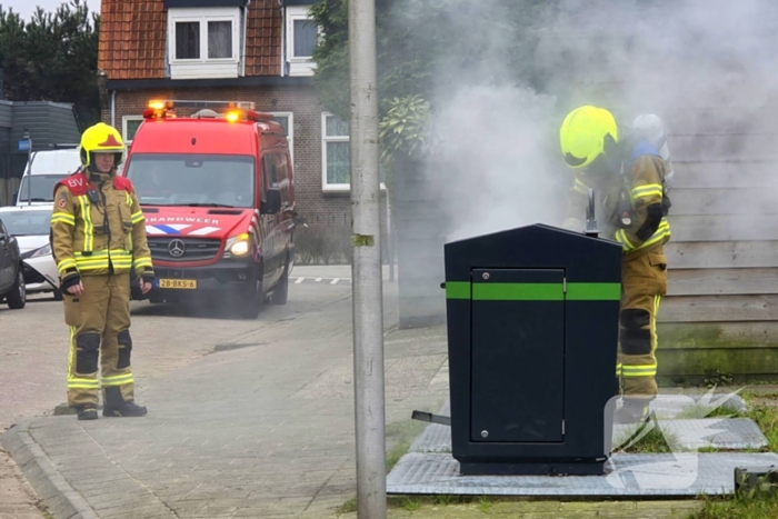 Veel rook bij brand in ondergrondse container