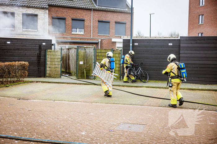 Uitslaande brand in schuur