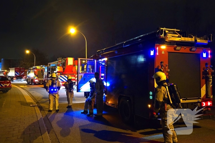 Forse rookwolken bij uitslaande kantoorbrand