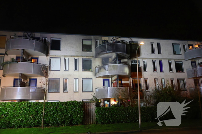 Balkons zwartgeblakerd na brand in appartement