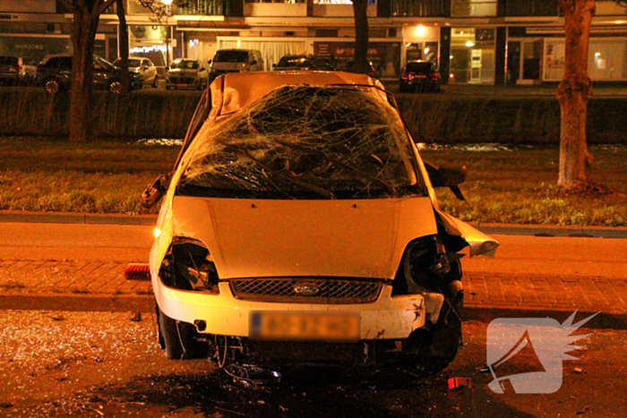 Auto zwaar beschadigd bij ongeval