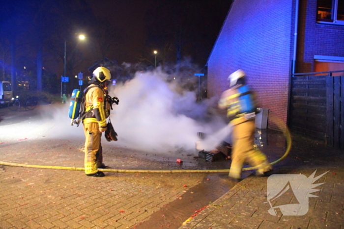 Vreugdevuur dreigt over te slaan naar schutting