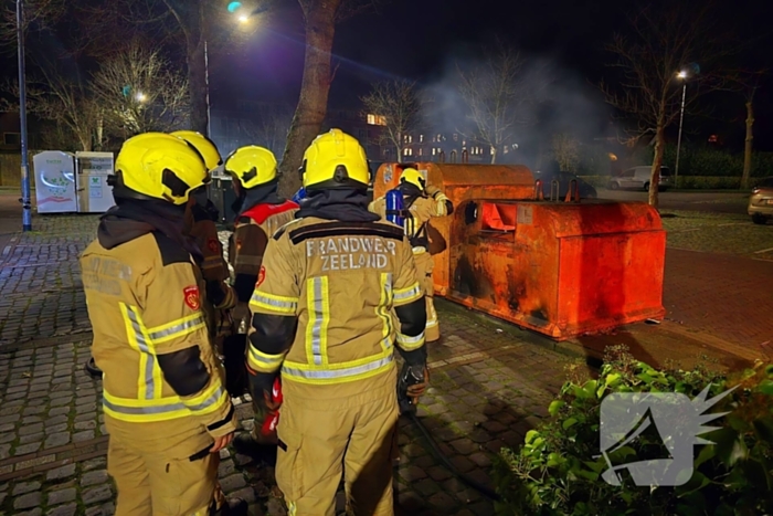 Containerbrand door vuurwerk