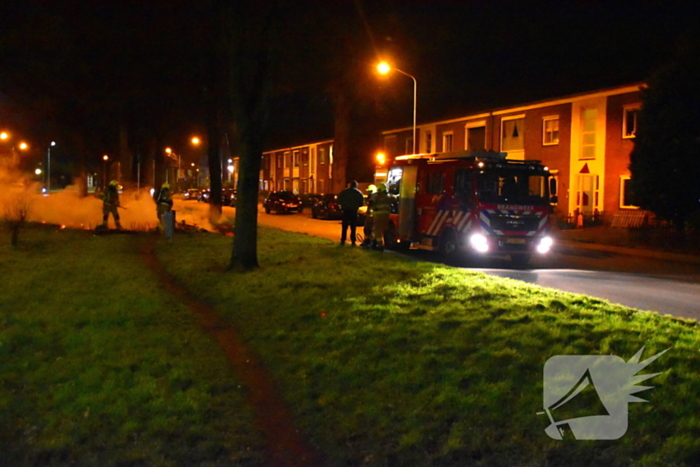 Brandweer blust hoop afval