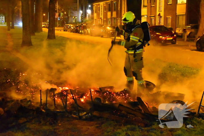 Brandweer blust hoop afval