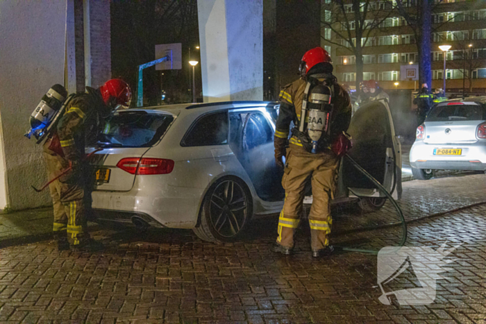 Auto door brand verwoest