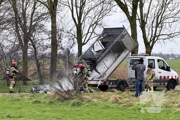 Brand in een vuilniswagen van reinigingsdienst