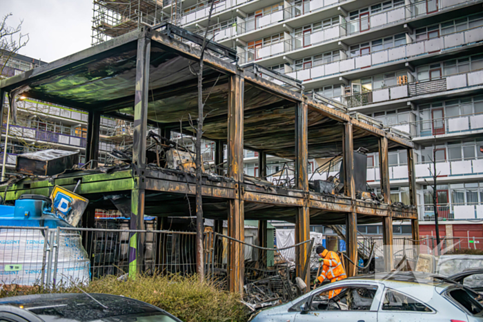 Enorme schade na grote brand in bouwketen