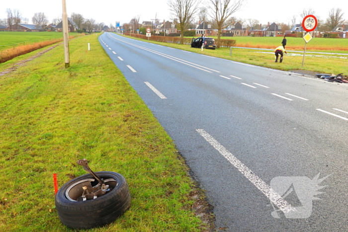 Flinke schade bij botsing tussen twee personenwagens