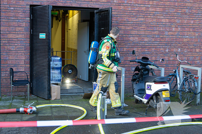 Zwembad ontruimd om sterke chloorlucht