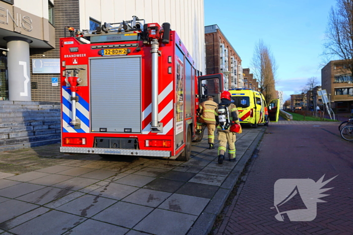 Monteur blust brand zelf tijdens werkzaamheden