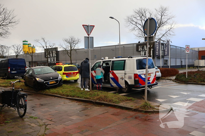 Personenwagen en bakfiets betrokken bij ongeval