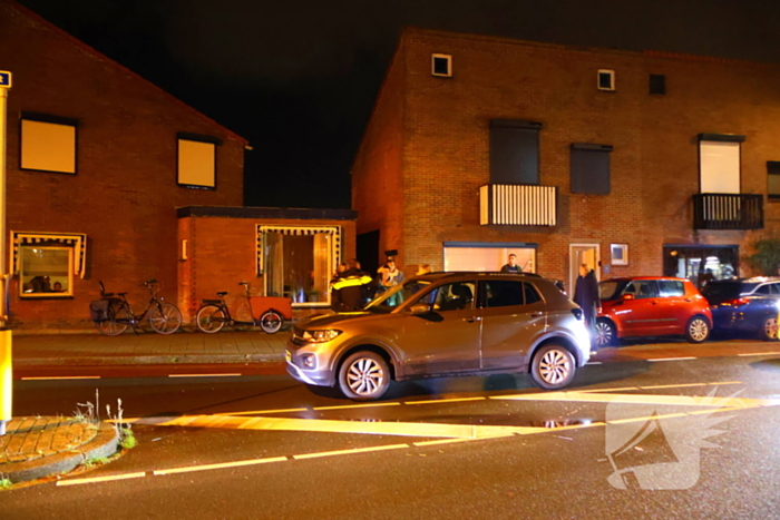 Voetganger gewond bij botsing met autospiegel