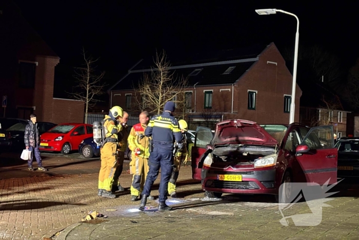 Autobrand snel onder controle