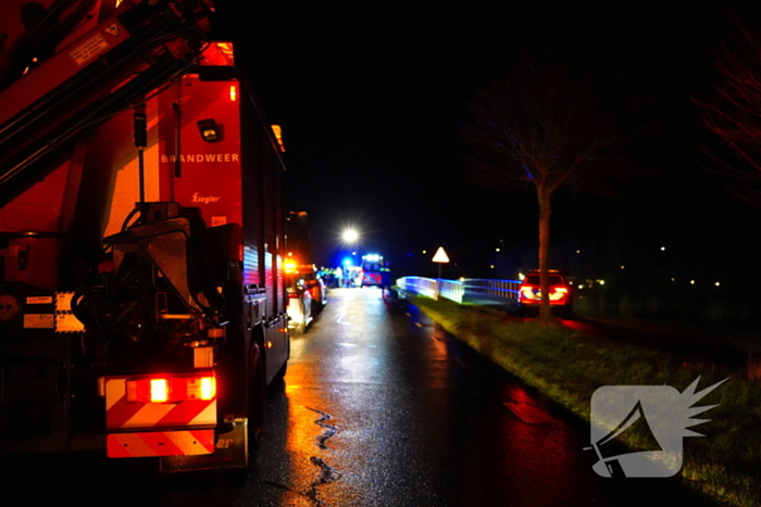 Gladheid leidt tot auto te water