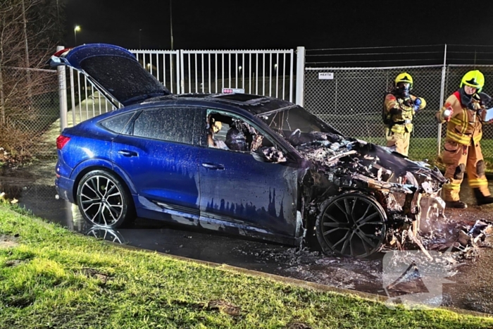 Auto verwoest door brand