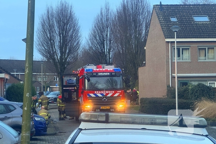 Straat afgezet bij brand in woning