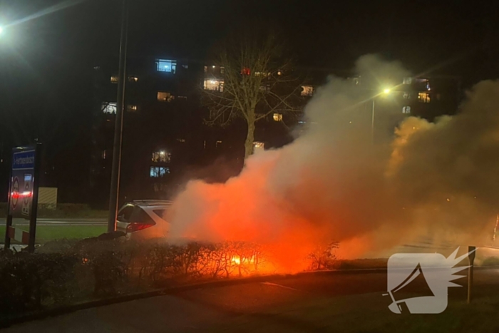 Brandweer ingezet voor autobrand