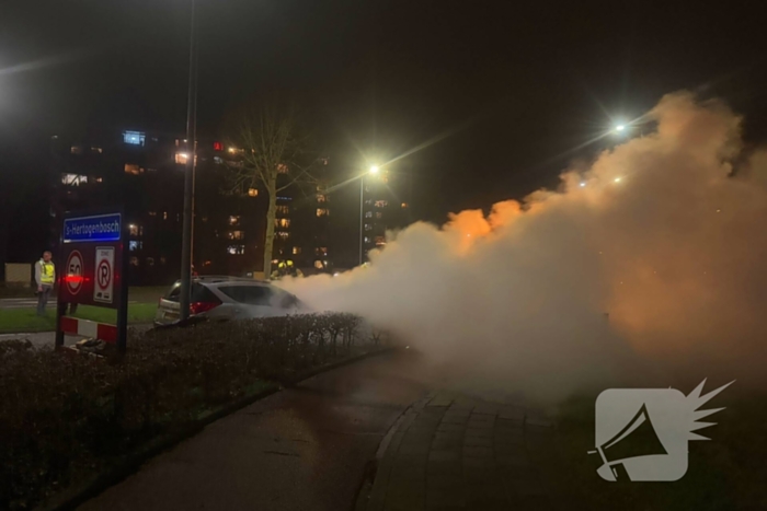 Brandweer ingezet voor autobrand