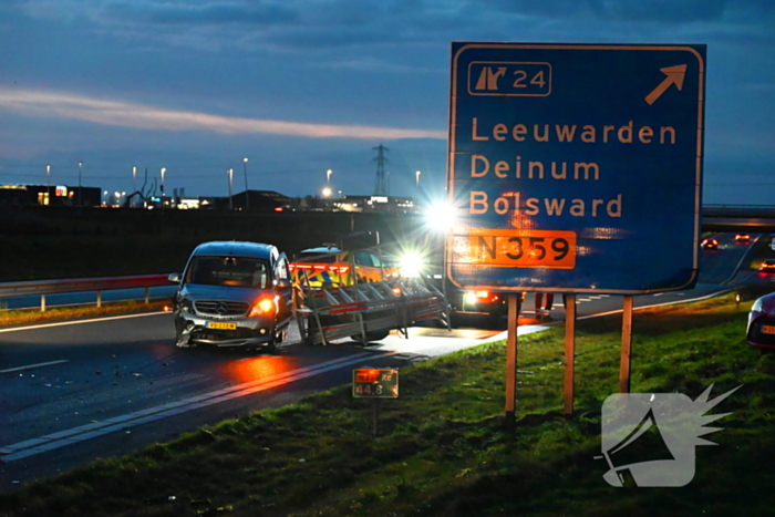 Bestelbus en auto betrokken bij botsing