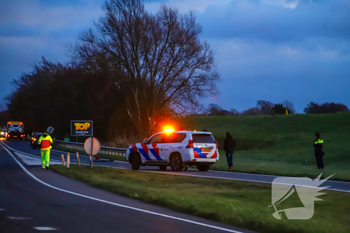 Aanrijding tussen twee voertuigen, veroorzaker rijdt door