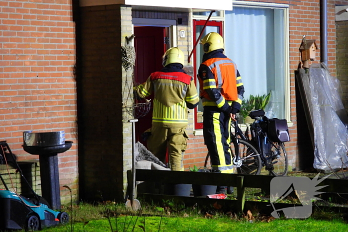 Brandweer ingezet bij woningbrand