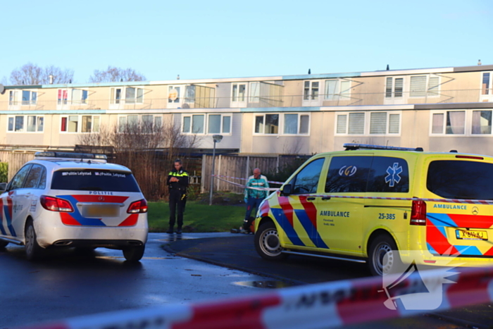 Fietser hard onderuit door glad wegdek